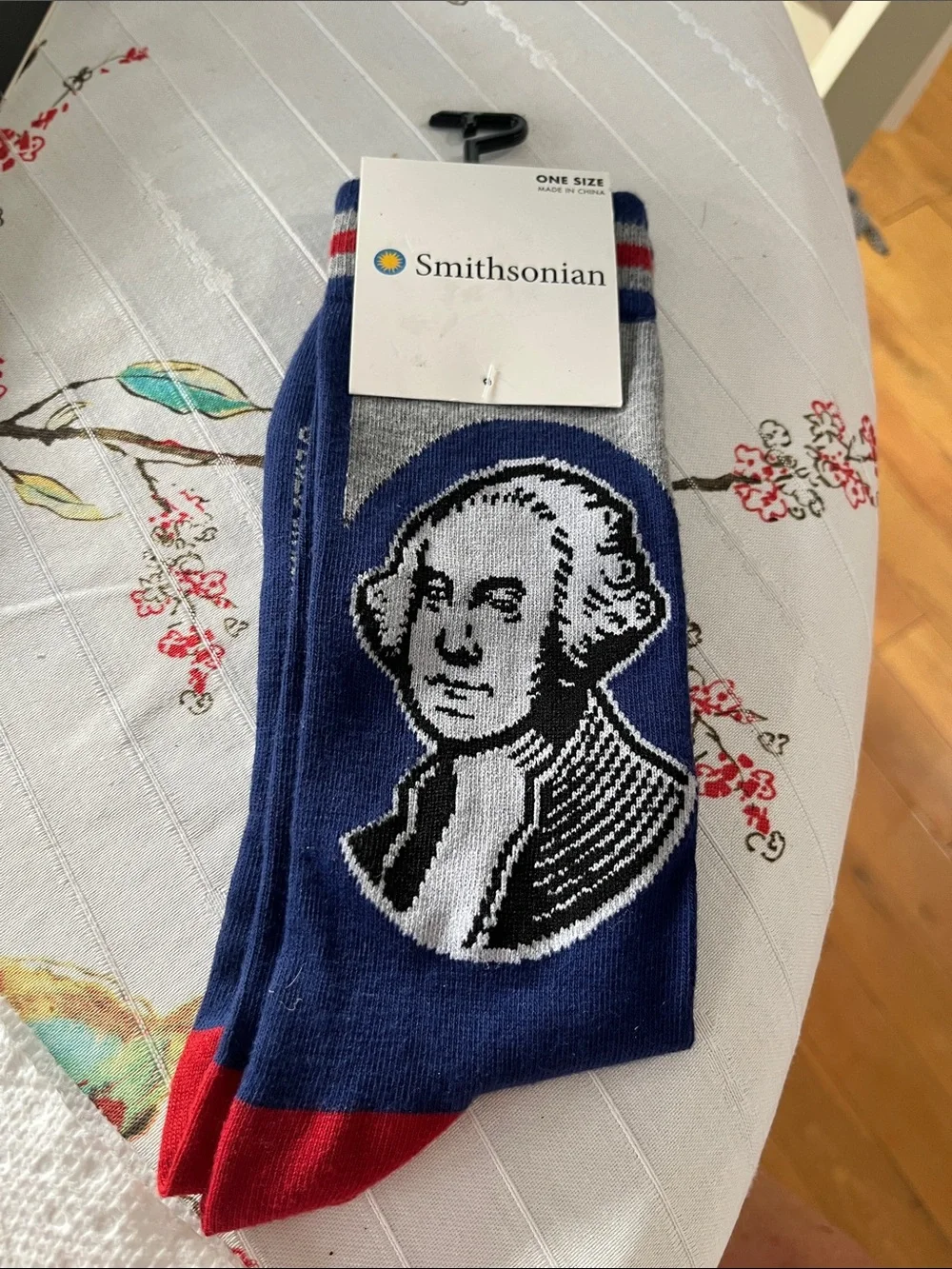 Smithsonian Men’s Crew Socks in Navy with Red Toe